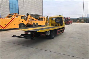 利津非事故拖车